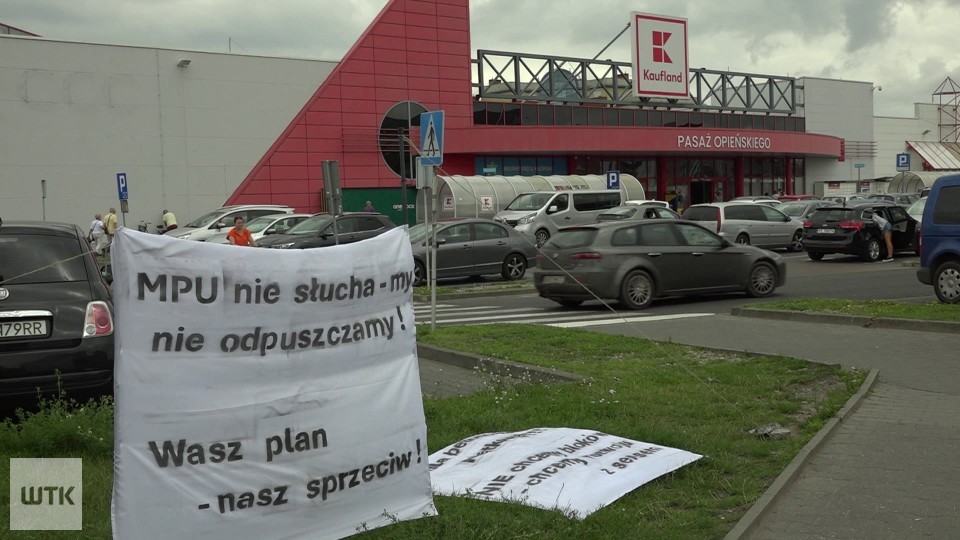 Bitwa o Opieńskiego. Zbierali podpisy pod uwagami do planu ogólnego