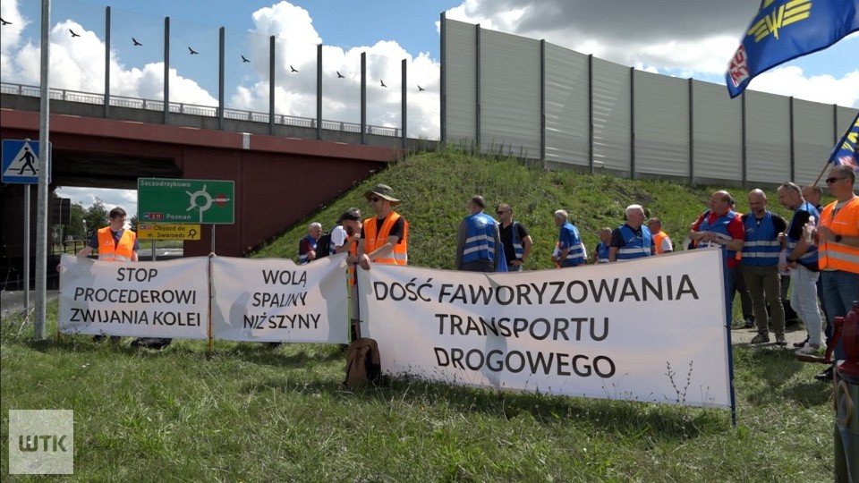 Nie blokowali ruchu, ale chcieli zwrócić na siebie uwagę. Protest maszynistów trwa