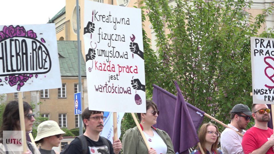 Święto Pracy w Poznaniu. Ulicami miasta przeszedł marsz. Jakie okrzyki wznoszono?
