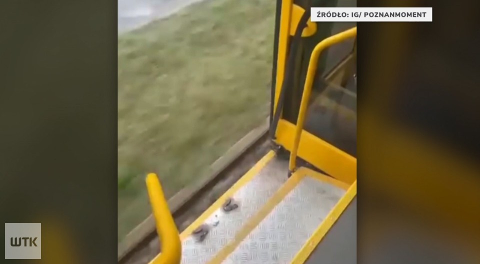 Drzwi do śmierci. Niebezpieczna sytuacja w tramwaju