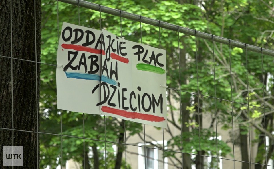 Zabawa kontrolowana. Spór o plac dla dzieci na Winogradach trwa